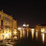 Hotel Lux