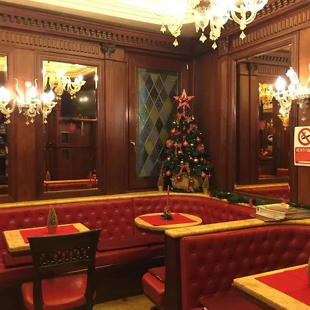 Hotell Lux 3*