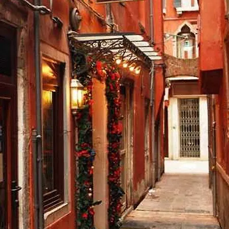 Lux Hotell