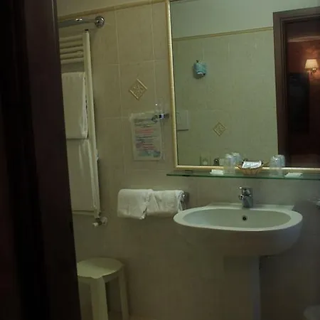 Hotell Lux 3*