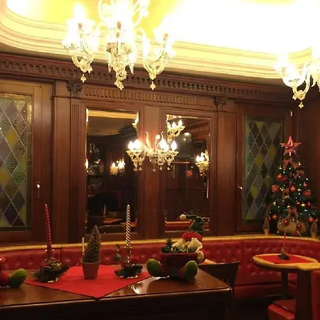 Hotell Lux 3*