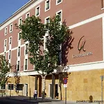 Lux Hotel