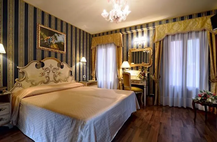 Szálloda Lux Velence